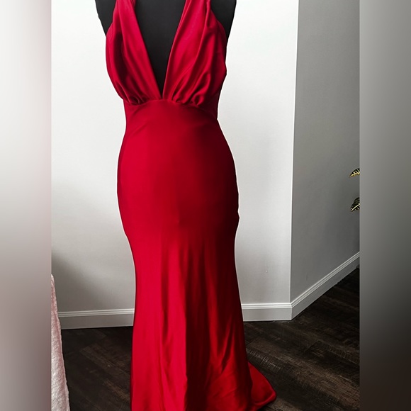 Red gown dress - Picture 1 of 4